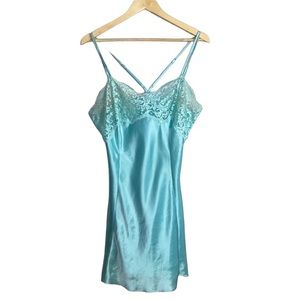 Victoria’s Secret l Vintage Satin & Lace Slip Size Large